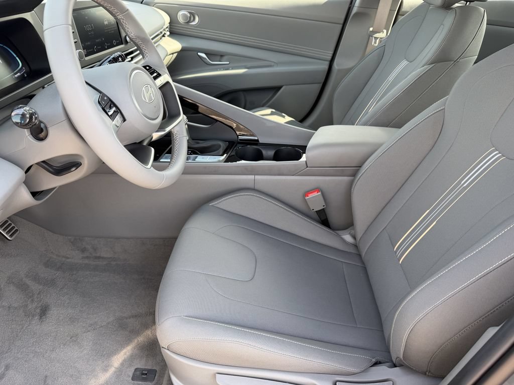 New 2026 Hyundai Elantra SEL Sport Premium w/ Cargo Package FWD image 10