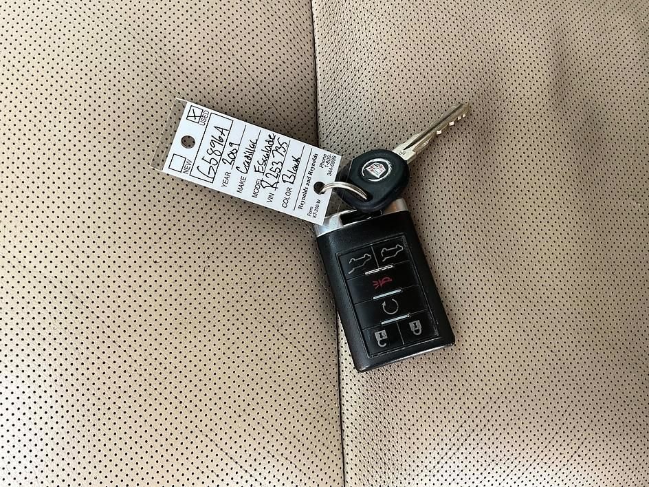 Used 2009 Cadillac Escalade AWD image 33