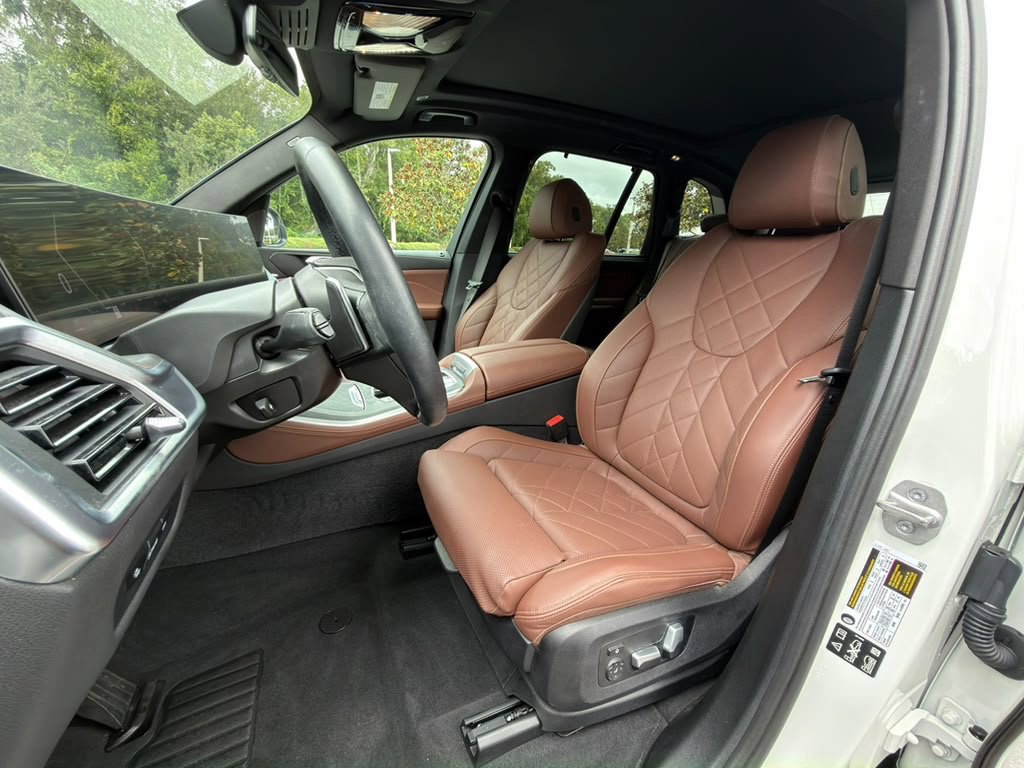 Certified 2024 BMW X5 xDrive40i w/ Premium Package AWD/4WD image 12