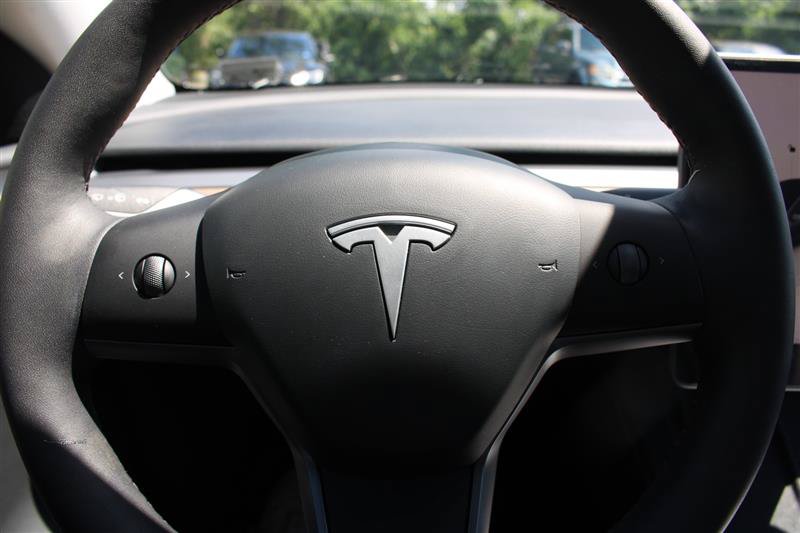 Used 2024 Tesla Model Y Long Range AWD/4WD image 16