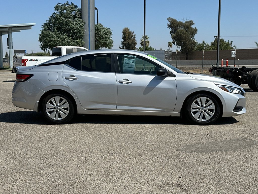 Used 2020 Nissan Sentra S FWD image 2