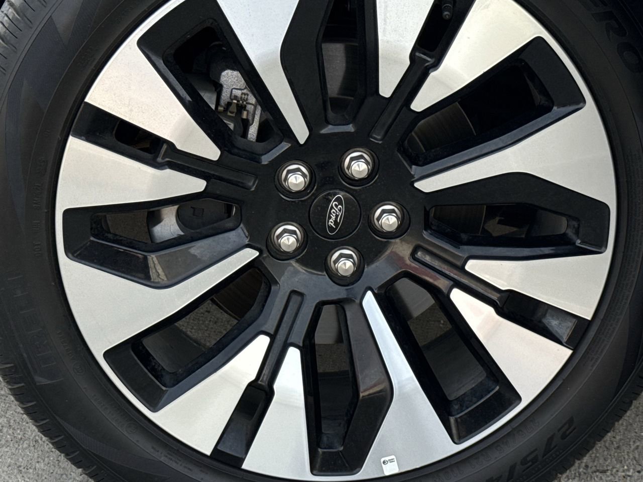 Used 2025 Ford Explorer Platinum w/ LUX Leather Package image 9