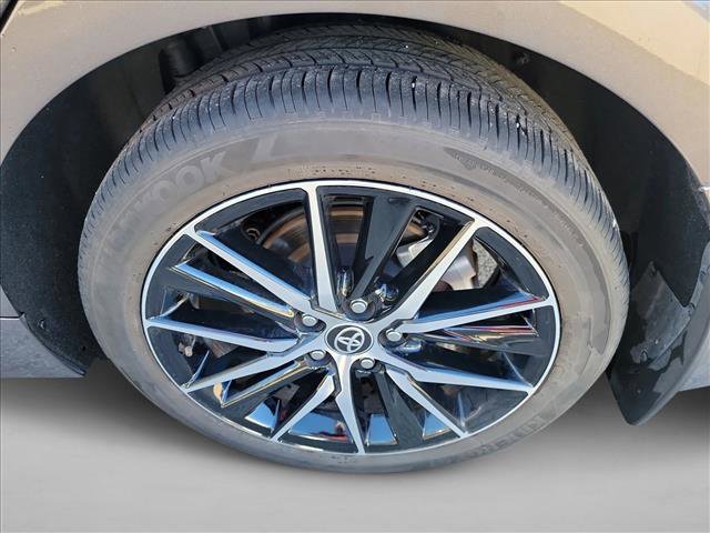 Used 2024 Toyota Camry SE image 12