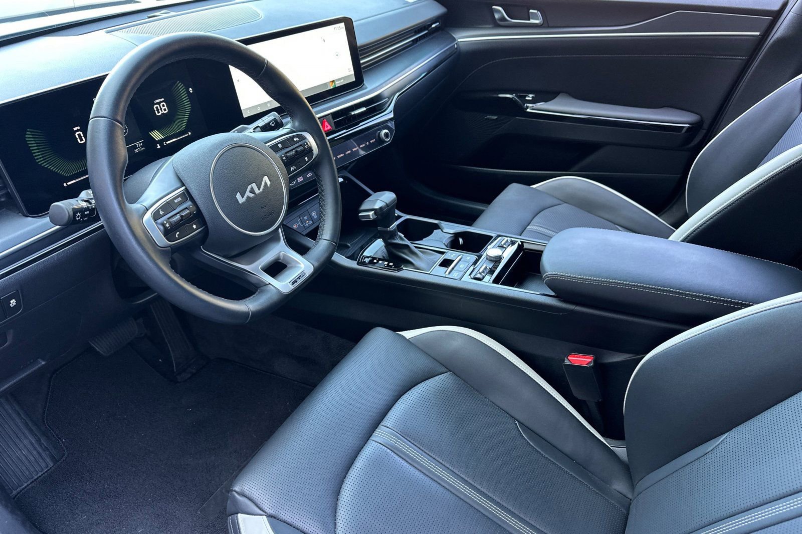 Used 2025 Kia K5 GT-Line w/ GT-Line Premium Package FWD image 7