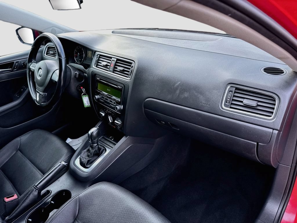Used 2012 Volkswagen Jetta SE FWD image 32
