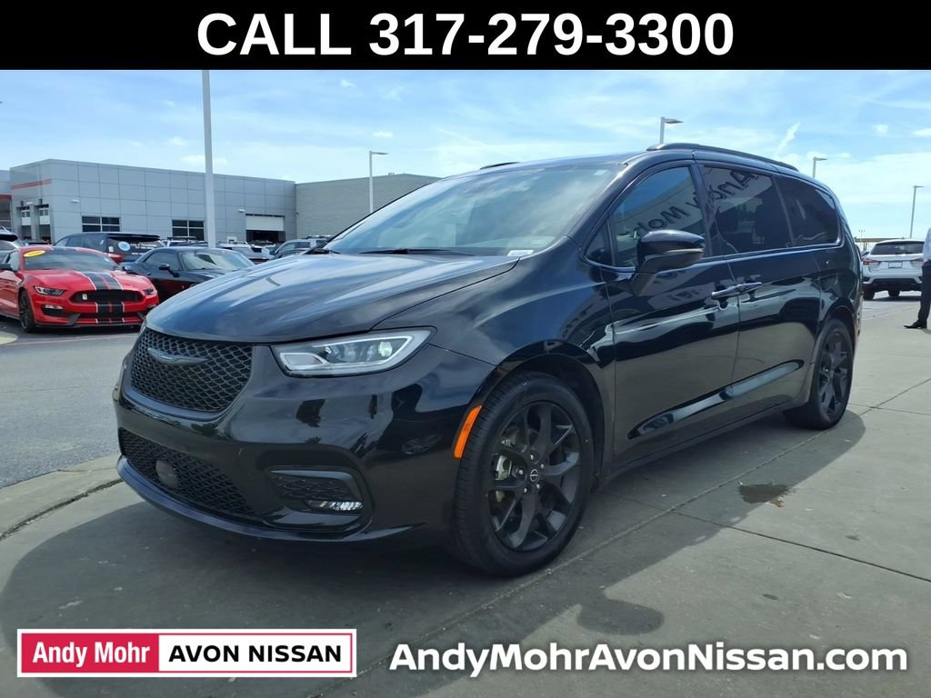 Used 2026 Chrysler Pacifica Limited w/ S Appearance Package FWD image 4