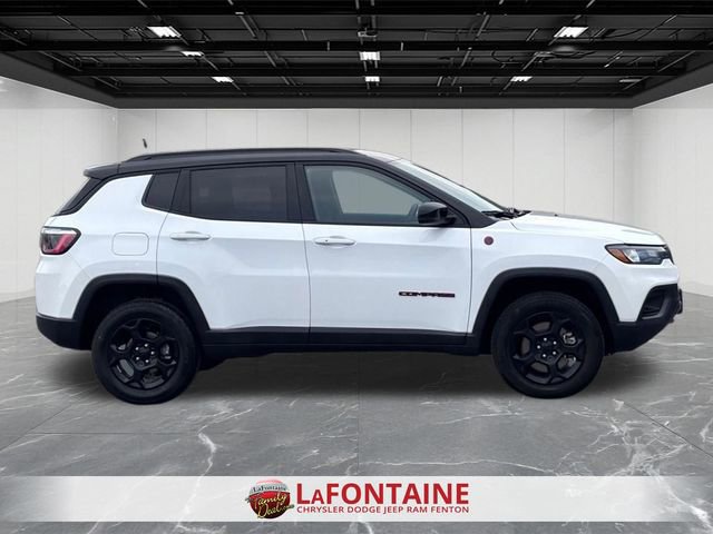 Used 2023 Jeep Compass Trailhawk AWD/4WD image 6
