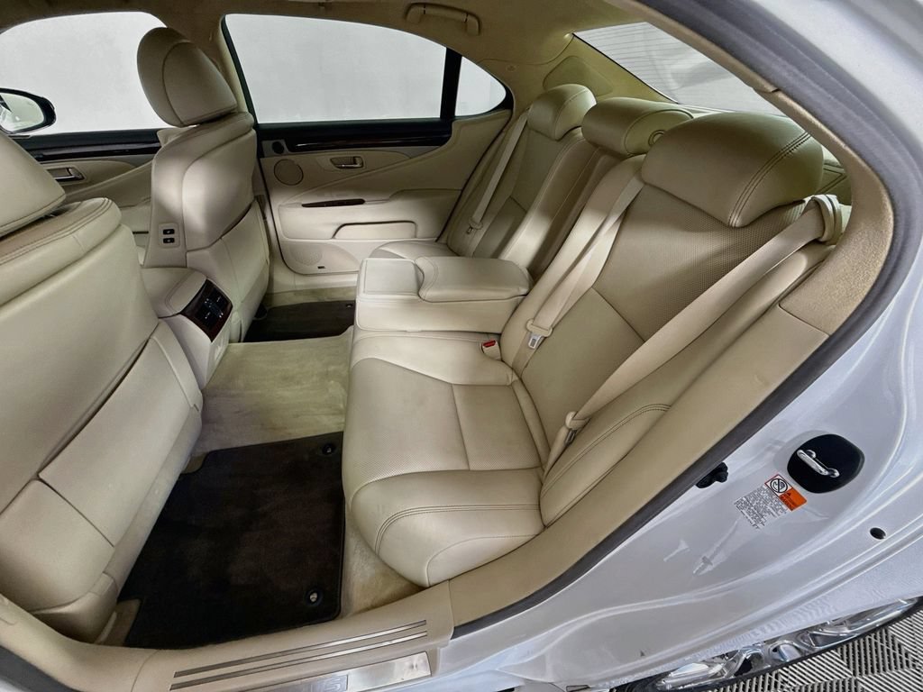 Used 2016 Lexus LS 460 L RWD image 26