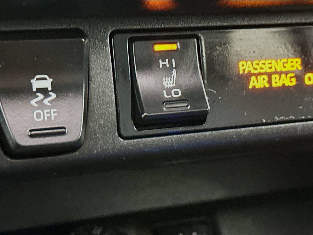 Used 2019 Toyota RAV4 XLE w/ Convenience Package AWD/4WD image 15