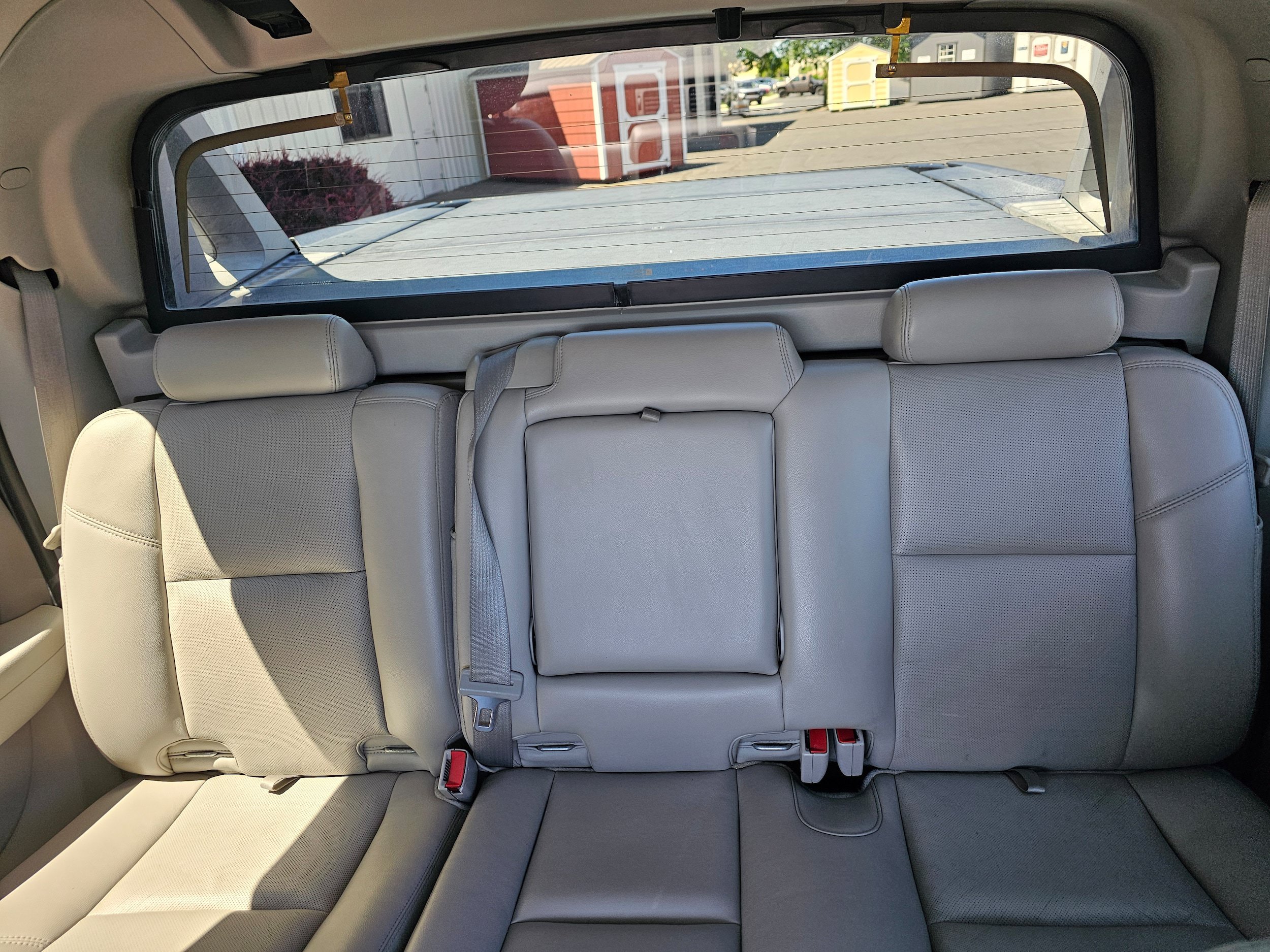 Used 2011 Chevrolet Avalanche LTZ AWD/4WD image 16