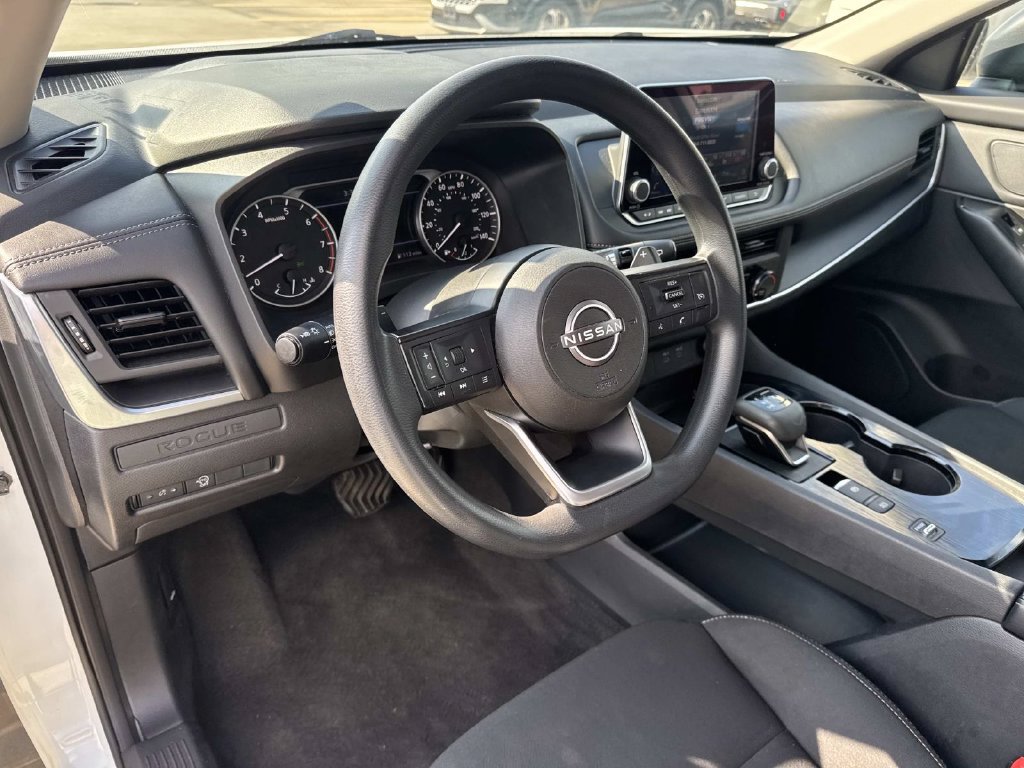 Used 2024 Nissan Rogue S FWD image 23