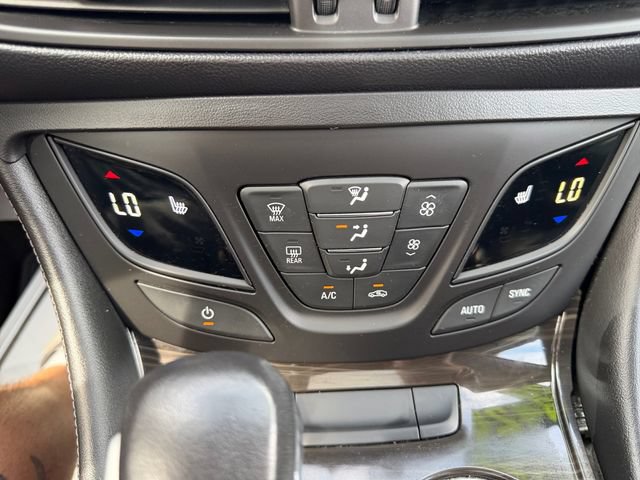 Used 2020 Buick Envision Essence w/ Experience Buick Package AWD/4WD image 23