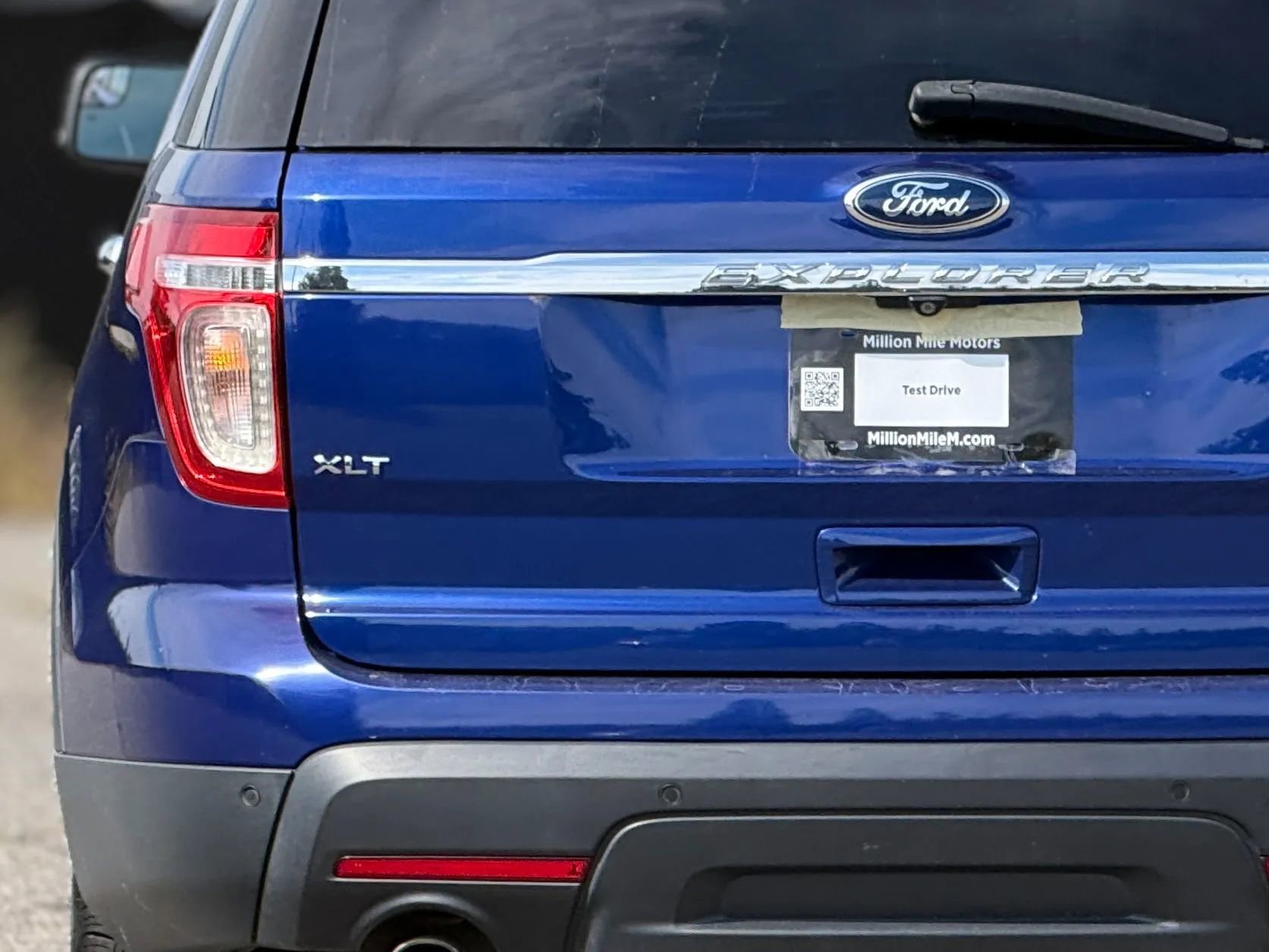 Used 2014 Ford Explorer XLT w/ Equipment Group 202A AWD/4WD image 13