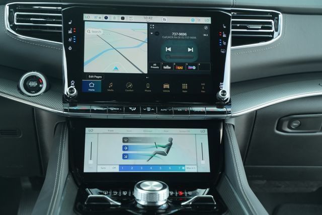 New 2026 Jeep Grand Wagoneer Summit AWD/4WD image 32