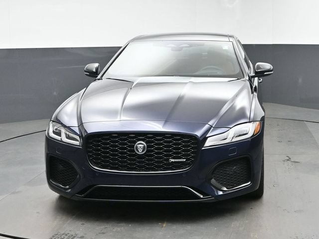 Used 2024 Jaguar XF R-Dynamic SE AWD/4WD image 3