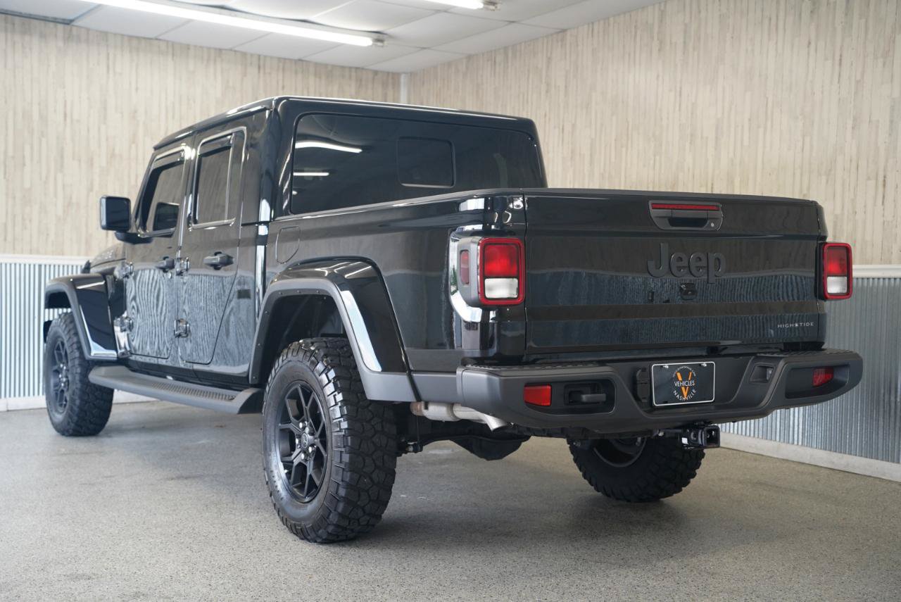 Used 2025 Jeep Gladiator Sport AWD/4WD image 7