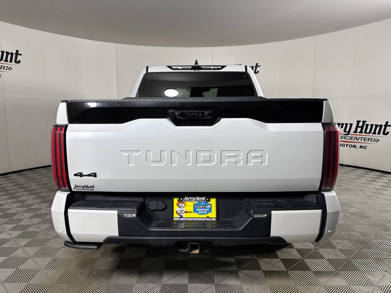 Used 2023 Toyota Tundra Platinum w/ Advanced Package AWD/4WD image 5