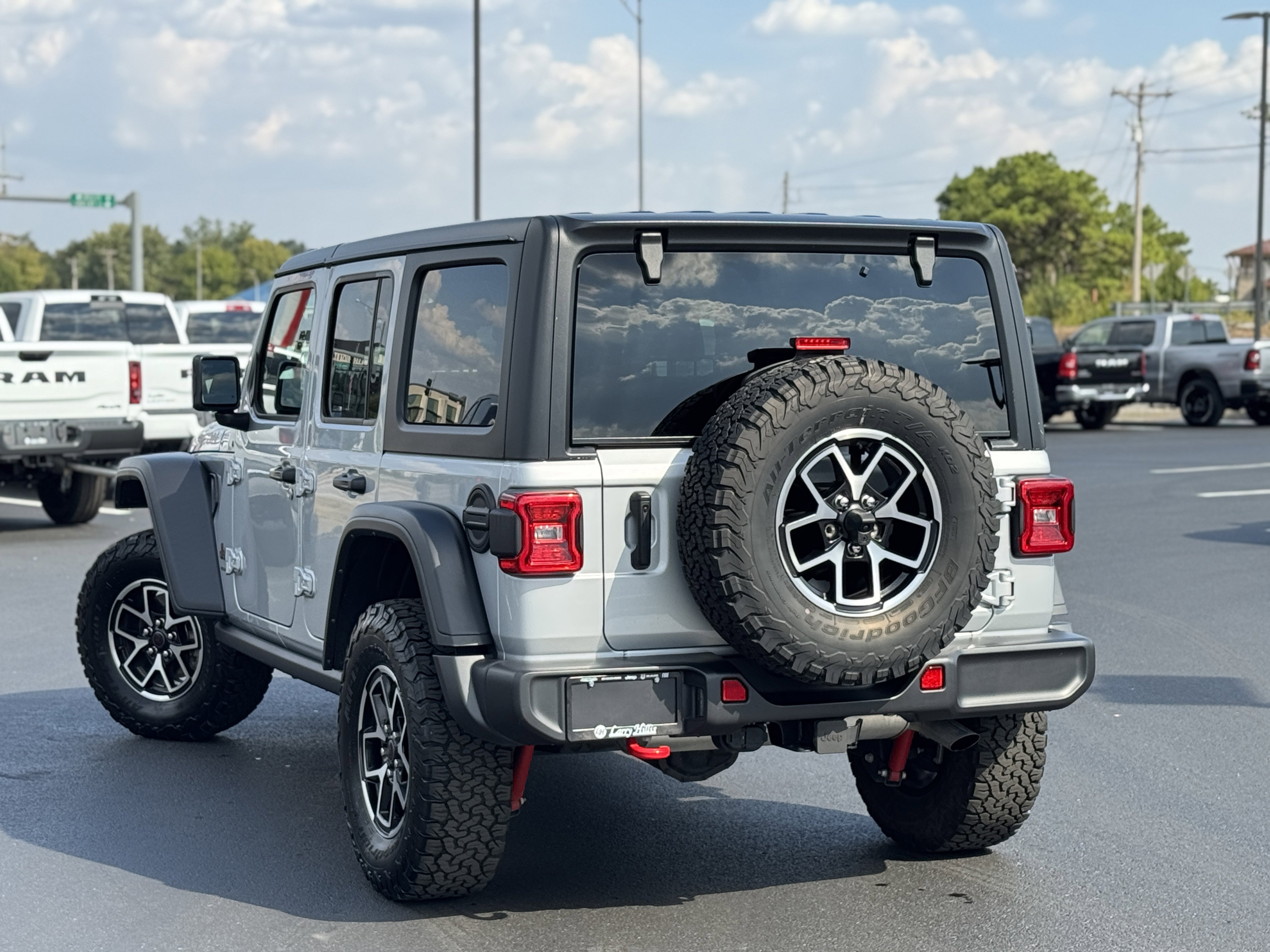 Used 2024 Jeep Wrangler Unlimited Rubicon image 6