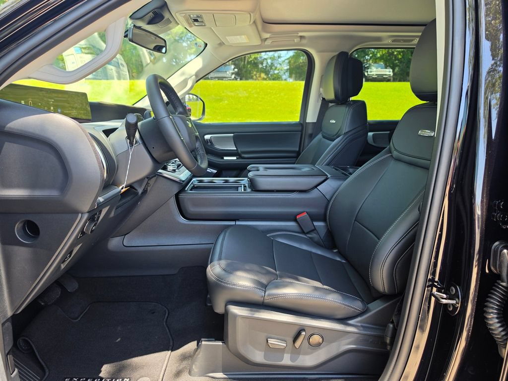 New 2026 Ford Expedition Max Platinum w/ Driver's Package AWD/4WD image 8