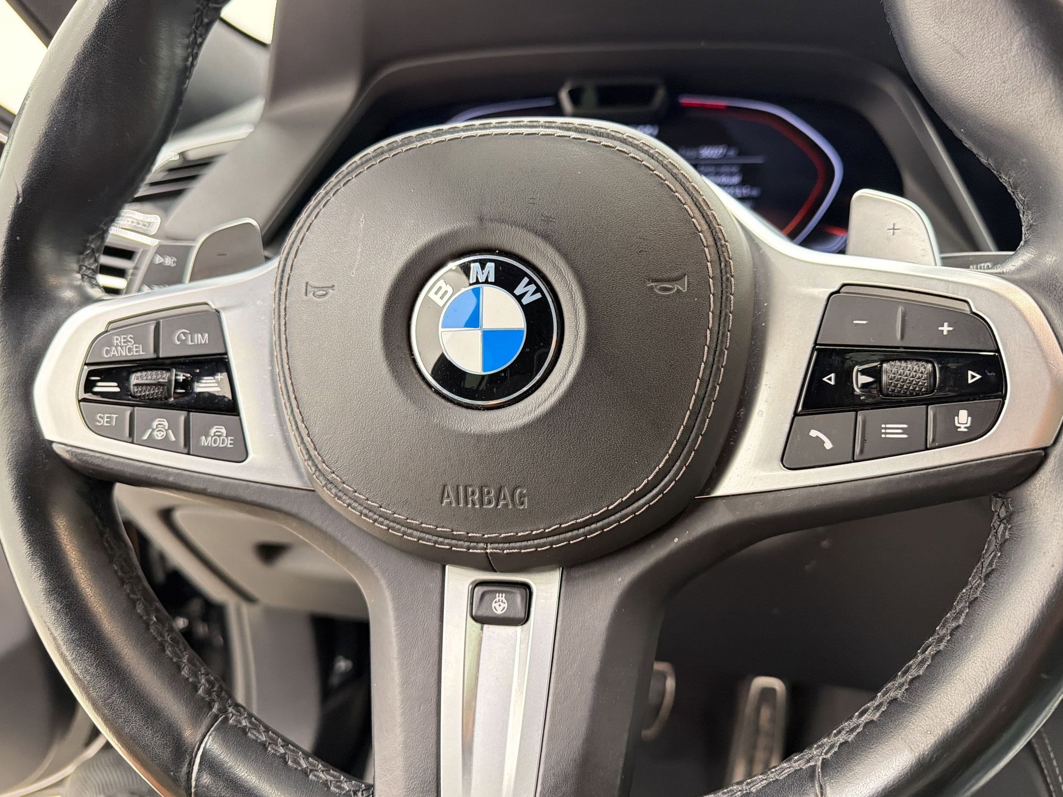 Used 2022 BMW X6 M50i image 16