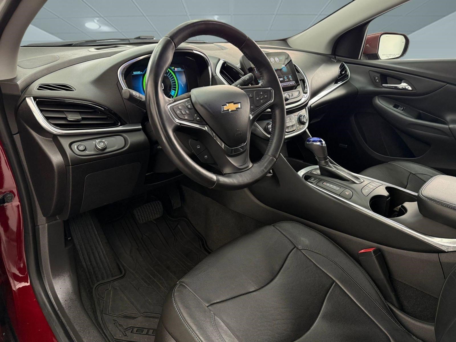 Used 2017 Chevrolet Volt Premier w/ Driver Confidence II Package image 4