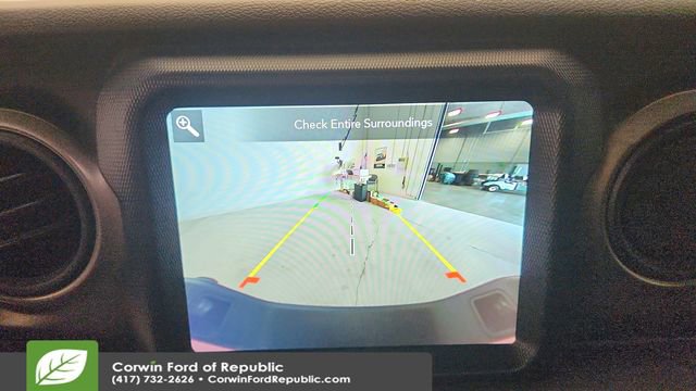 Used 2021 Jeep Gladiator Willys image 16