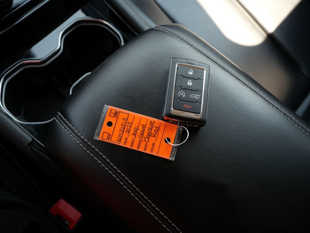Used 2023 Jeep Grand Cherokee 4WD 4xe image 48