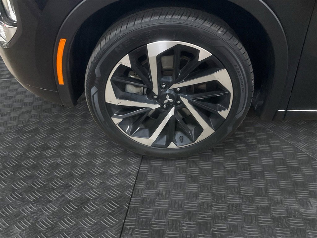 Used 2023 Mitsubishi Outlander SEL image 14