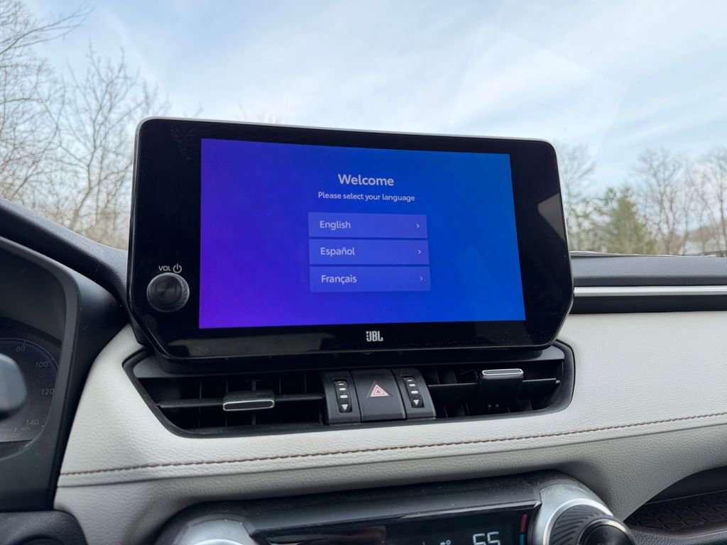 Used 2023 Toyota RAV4 Limited image 17