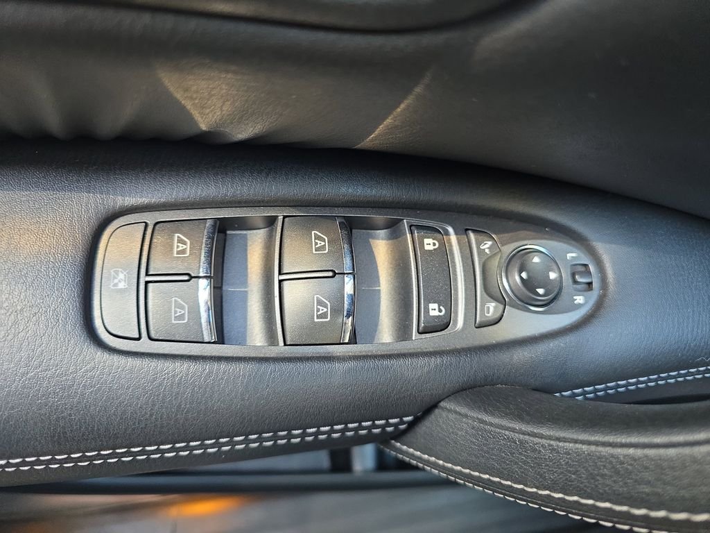 Used 2019 Nissan Armada Platinum AWD/4WD image 32