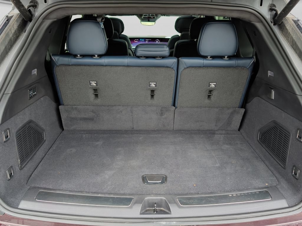 Used 2025 Cadillac Escalade IQ Luxury 2 w/ LPO, Premium Carpet Package AWD/4WD image 38