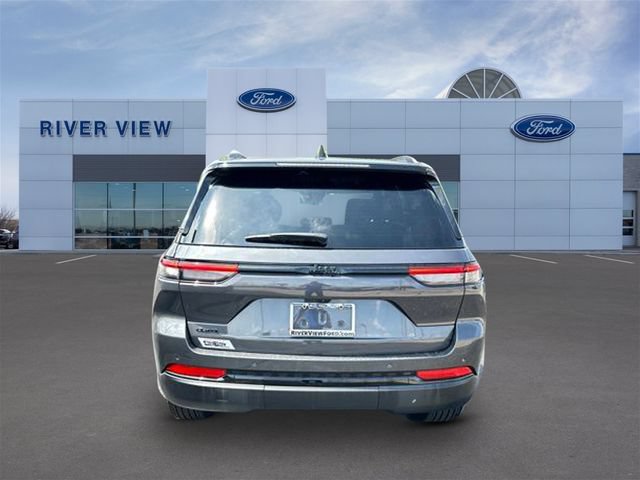 Used 2024 Jeep Grand Cherokee Altitude AWD/4WD image 5