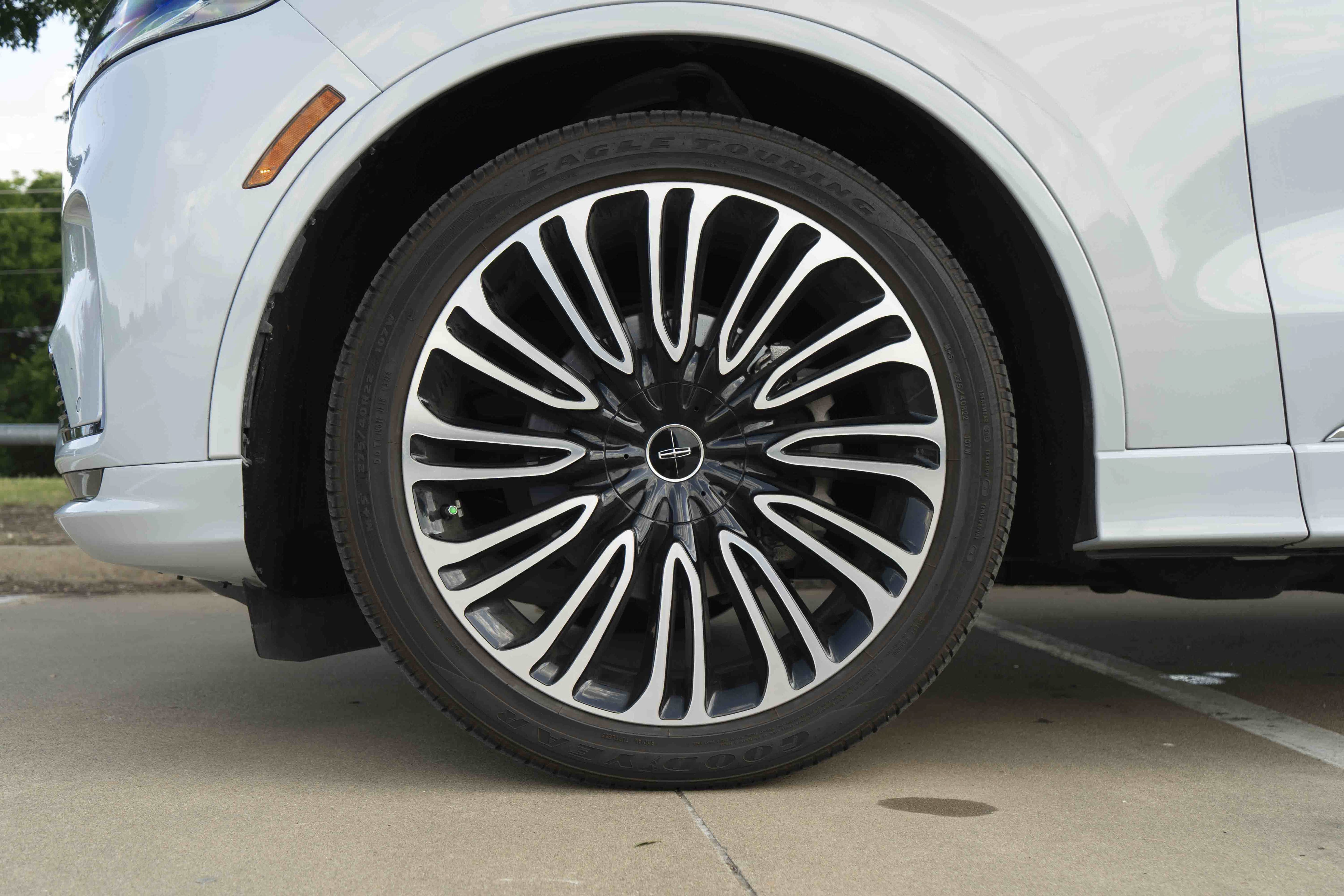 Used 2025 Lincoln Aviator Black Label AWD/4WD image 14