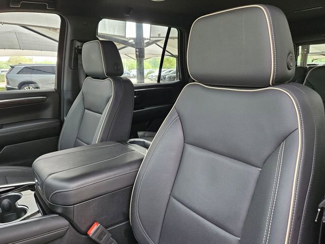 Used 2025 Chevrolet Tahoe Premier RWD image 9