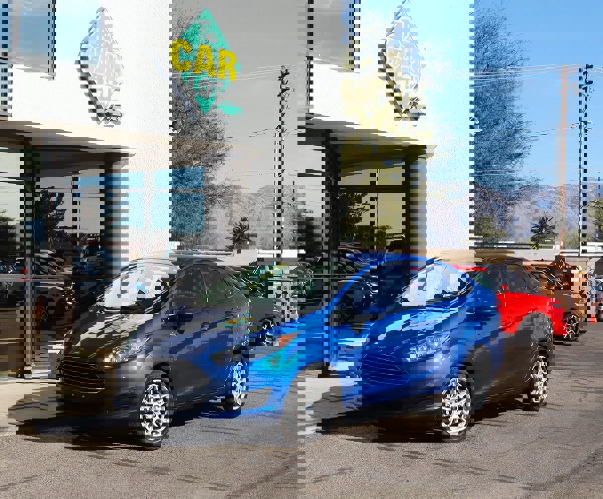 Used 2018 Ford Fiesta SE FWD image 2