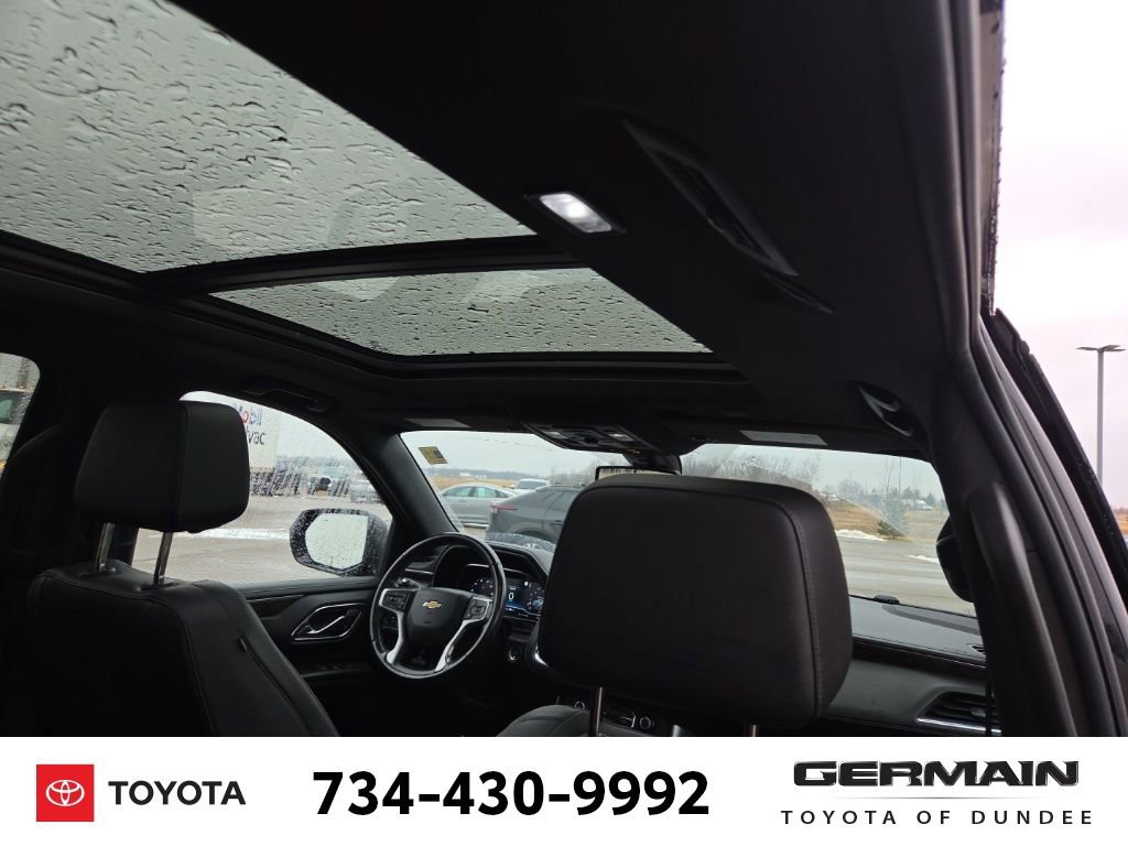 Used 2022 Chevrolet Suburban LT w/ LT Signature Package image 21