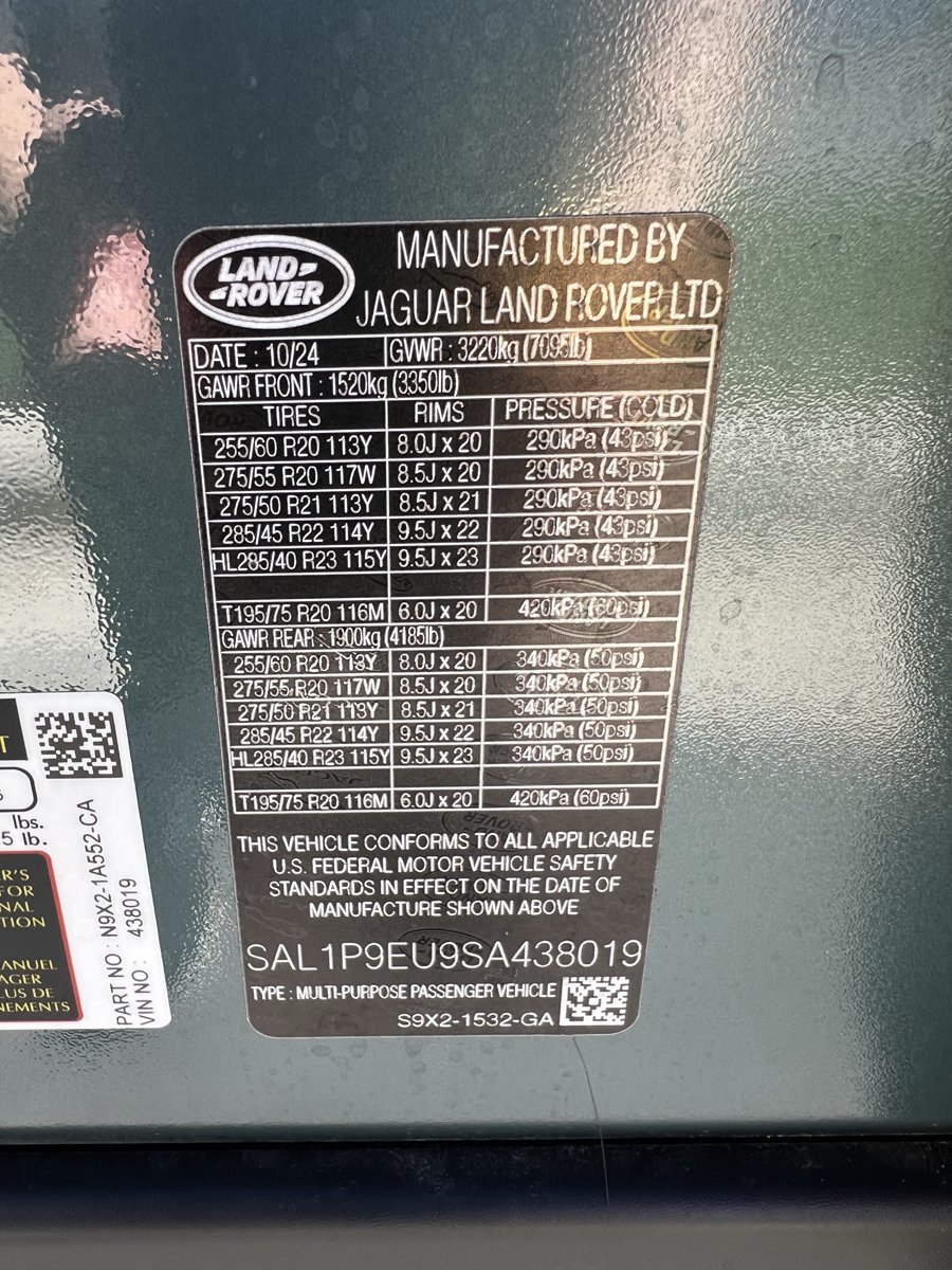 Used 2025 Land Rover Range Rover Sport SE AWD/4WD image 36