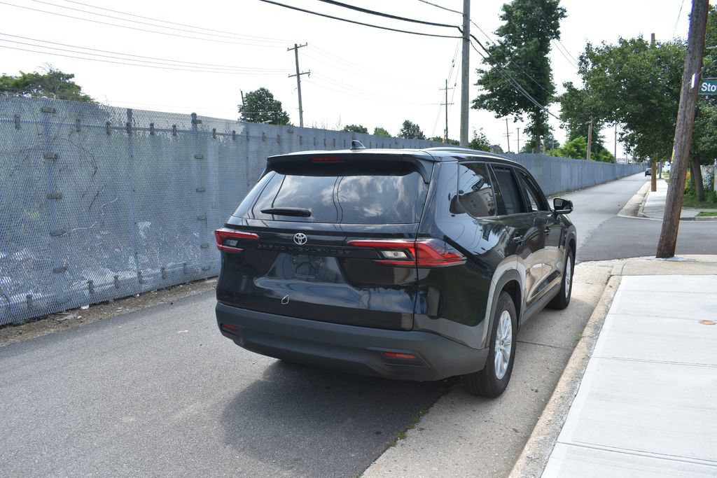 Used 2025 Toyota Grand Highlander FWD image 6
