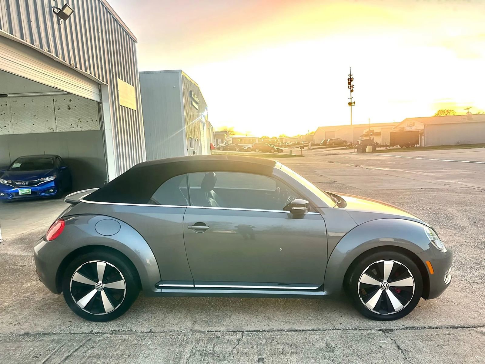 Used 2013 Volkswagen Beetle 2.0T image 11