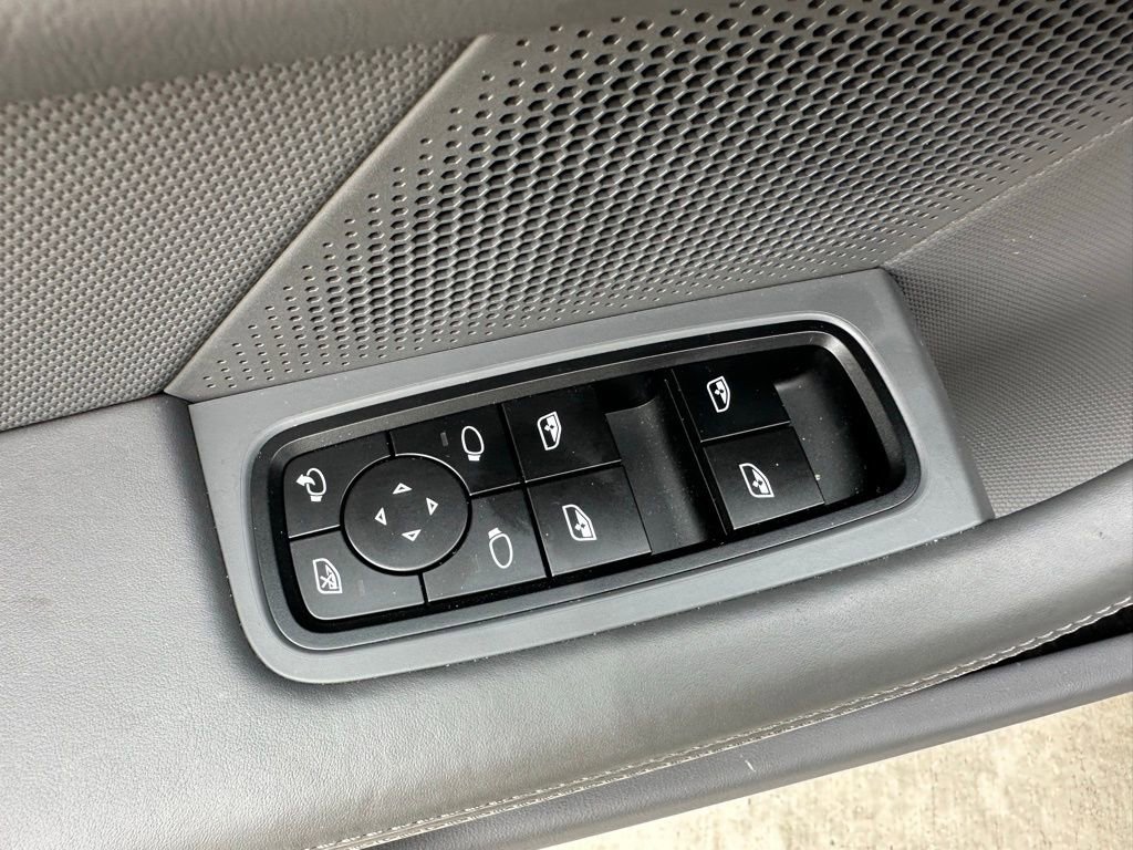 Certified 2025 Porsche Taycan 4 Cross Turismo image 21