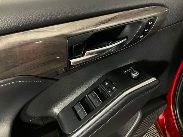 Used 2024 Toyota Highlander Platinum AWD/4WD image 26