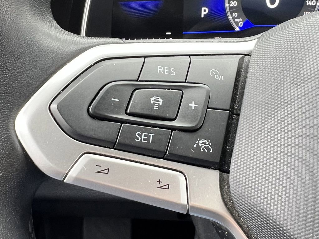 Used 2024 Volkswagen Jetta SE image 17