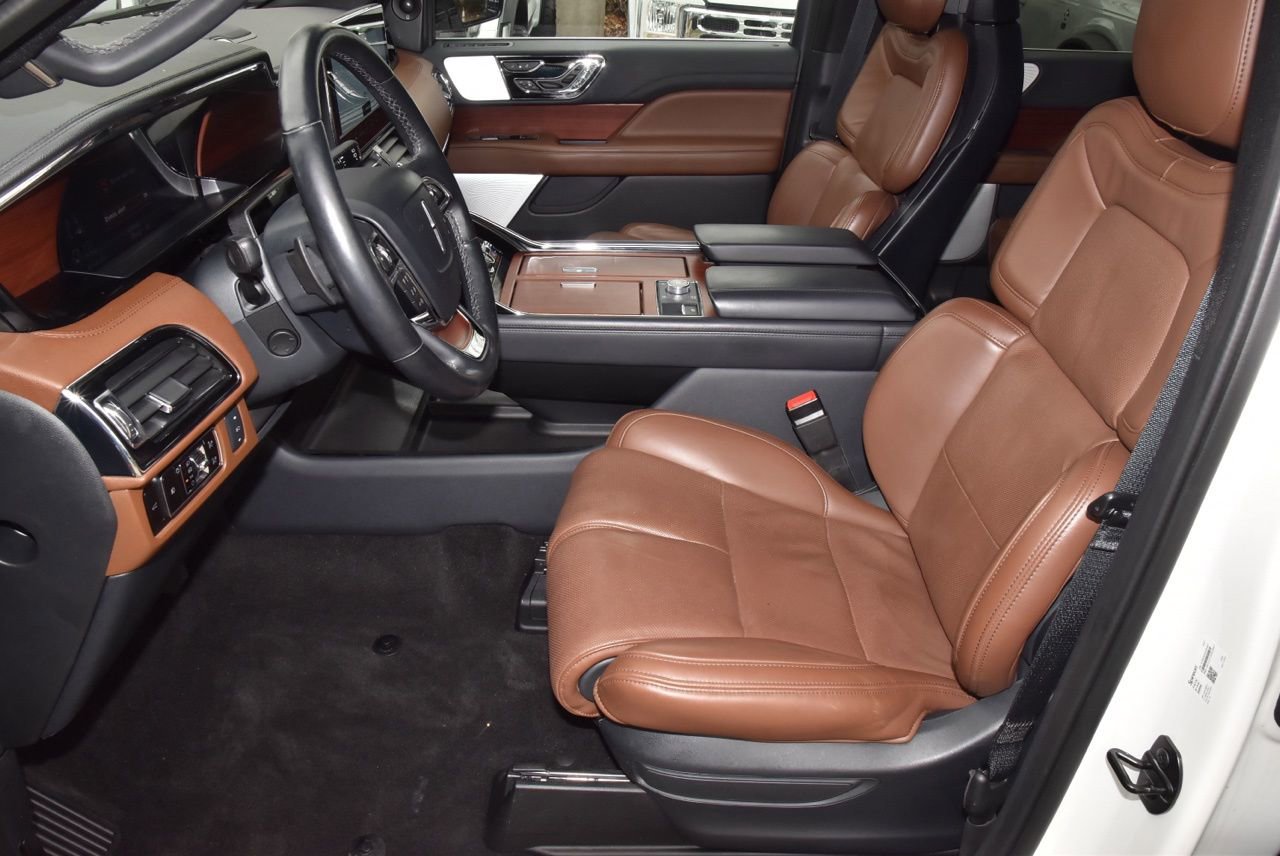 Used 2023 Lincoln Navigator L Reserve image 13