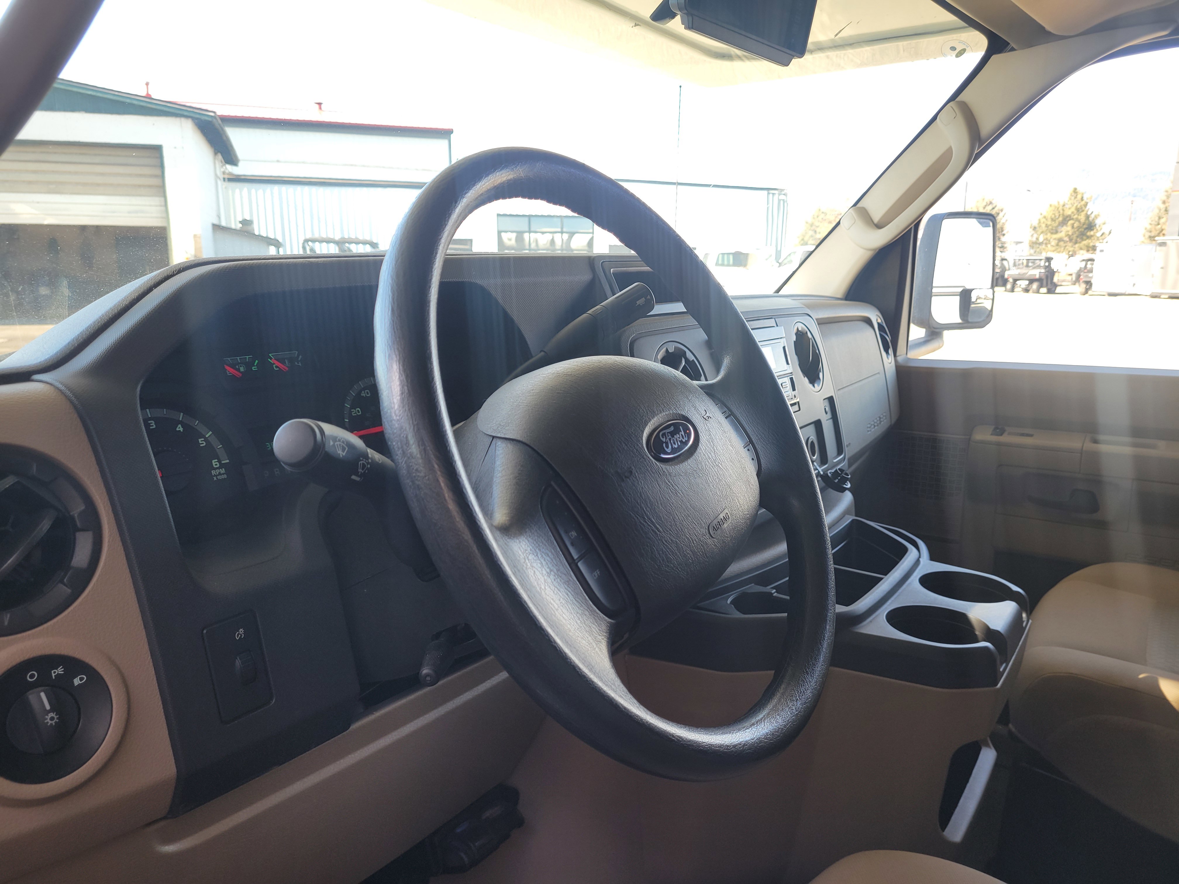 Used 2016 Ford E-450 and Econoline 450 Super Duty w/ Motorhome Prep Package RWD image 9