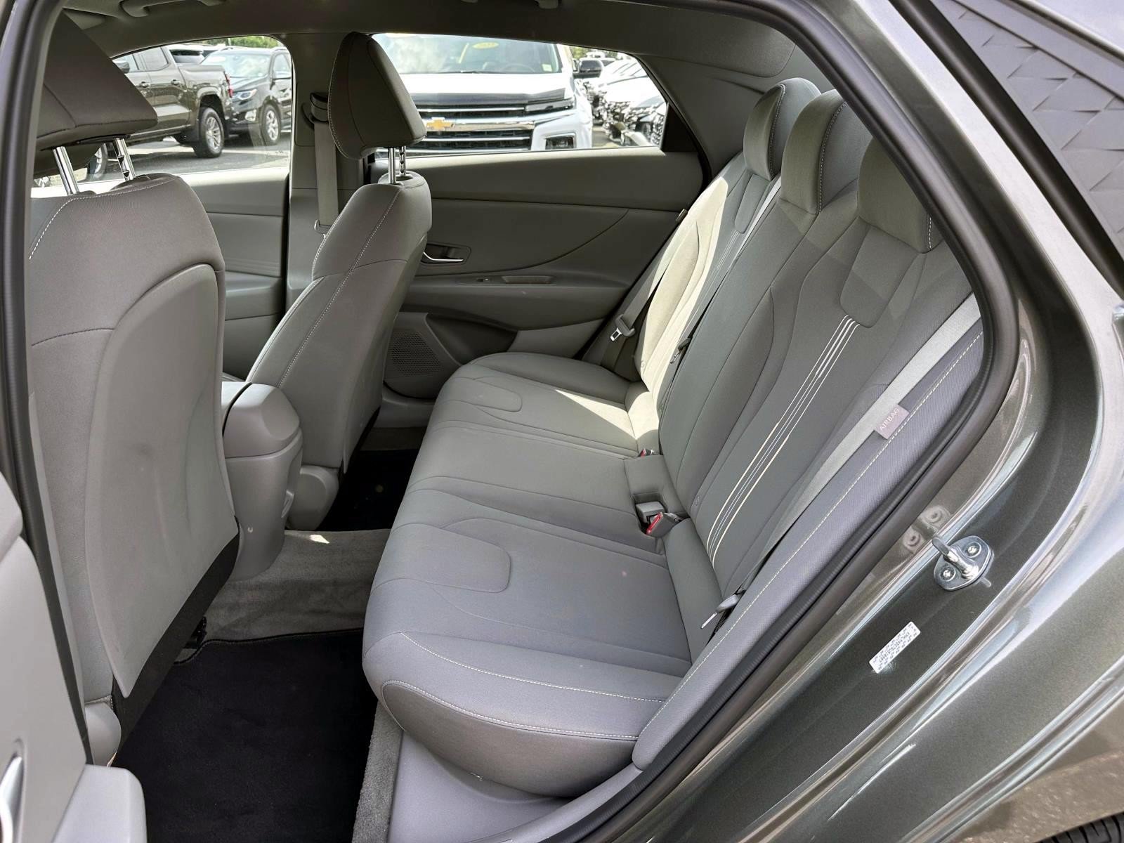 Used 2024 Hyundai Elantra SEL FWD image 12