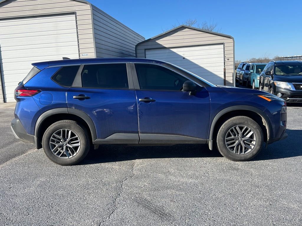 Used 2023 Nissan Rogue S image 4