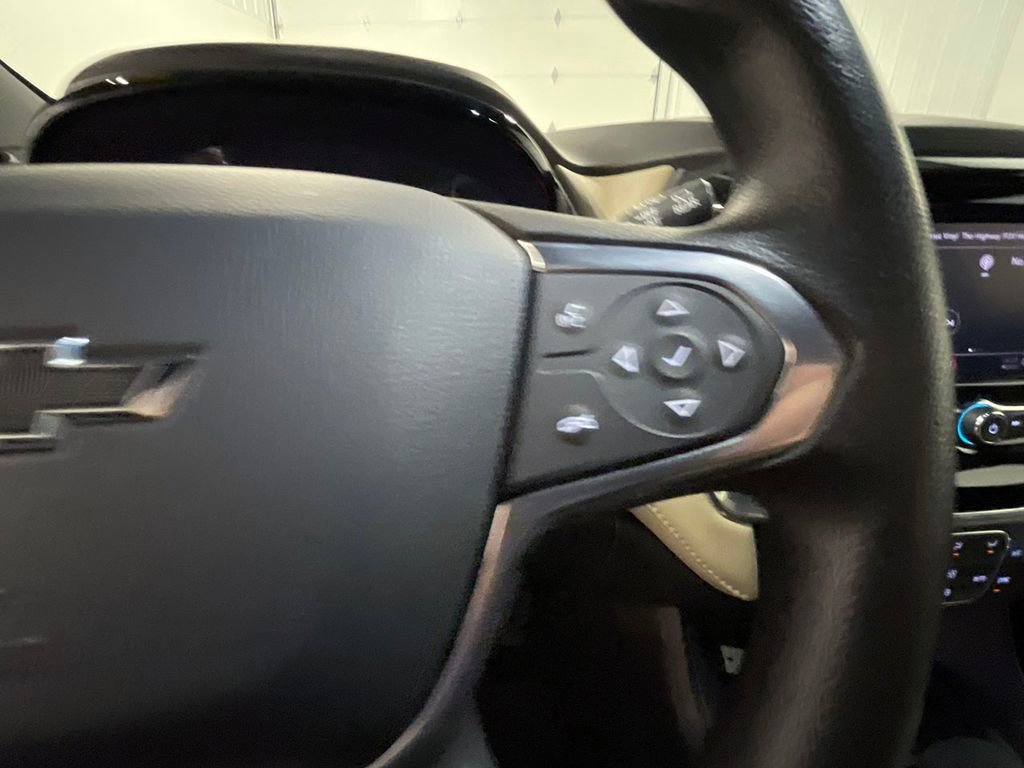 Used 2023 Chevrolet Traverse LS w/ Midnight/Sport Edition image 38