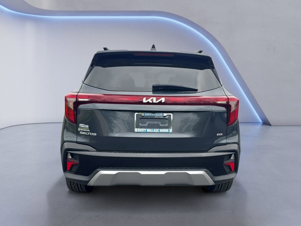 Used 2024 Kia Seltos EX image 4