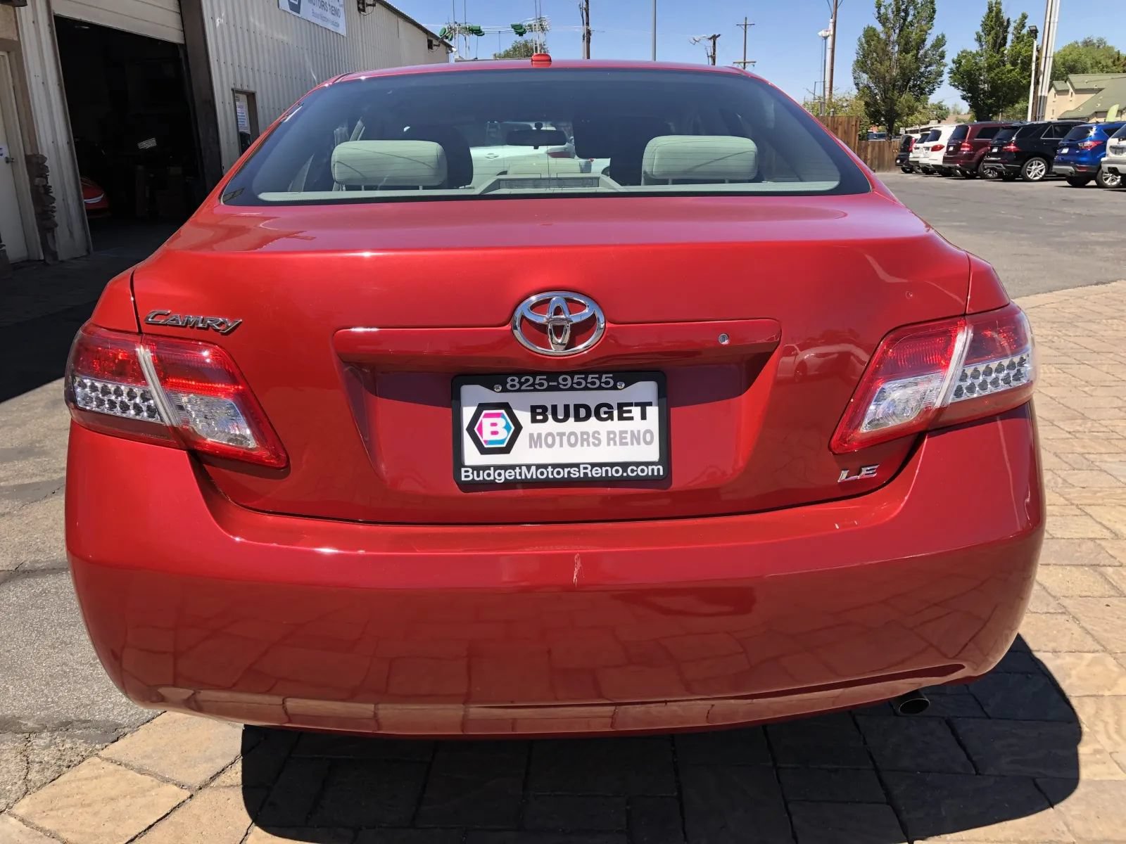Used 2011 Toyota Camry LE FWD image 3