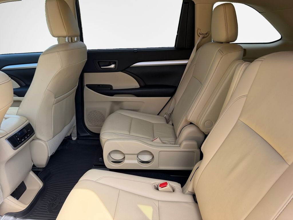 Certified 2019 Toyota Highlander XLE AWD/4WD image 14